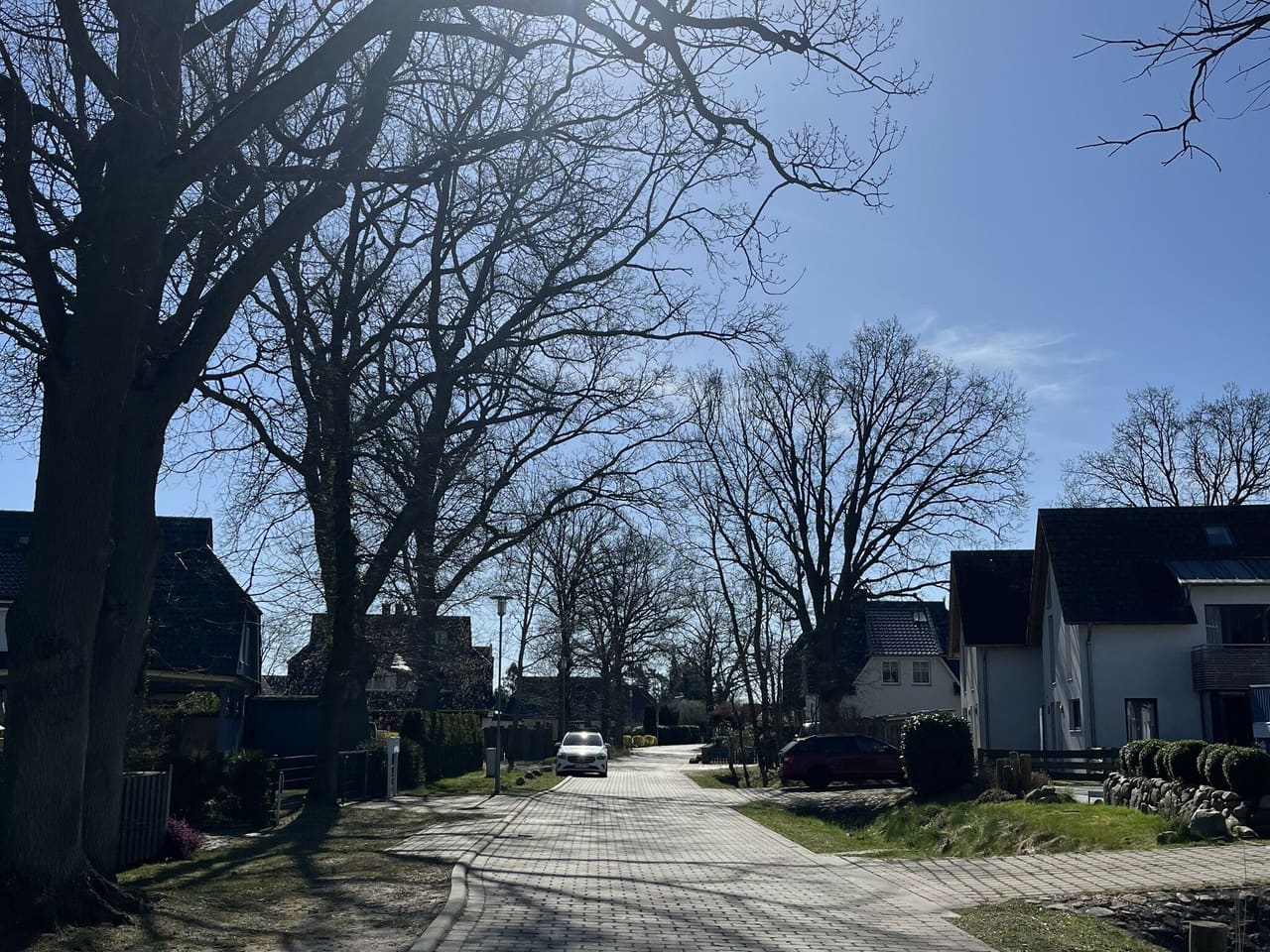 Ruhige, wenig befahrene Straße